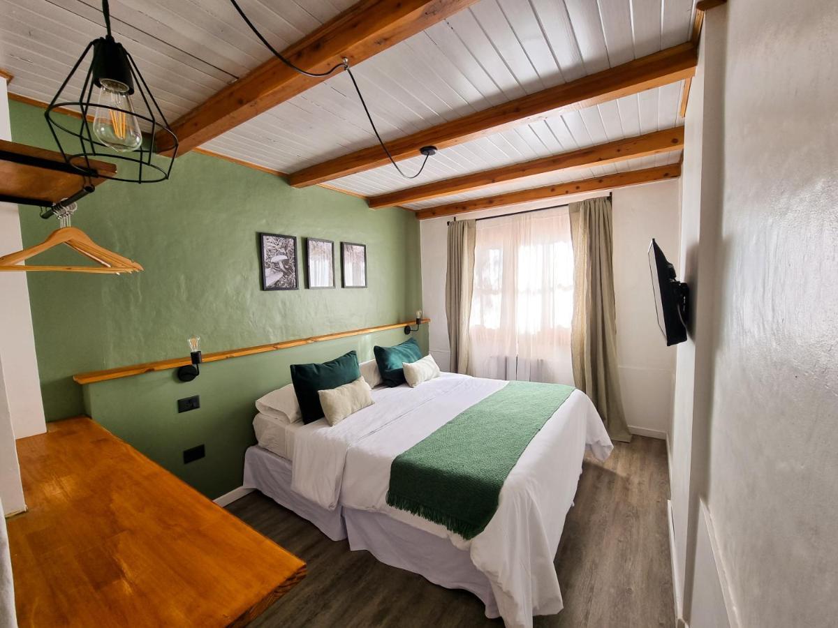 Hosteria Las Lucarnas Сан-Мартин-де-лос-Андес Экстерьер фото