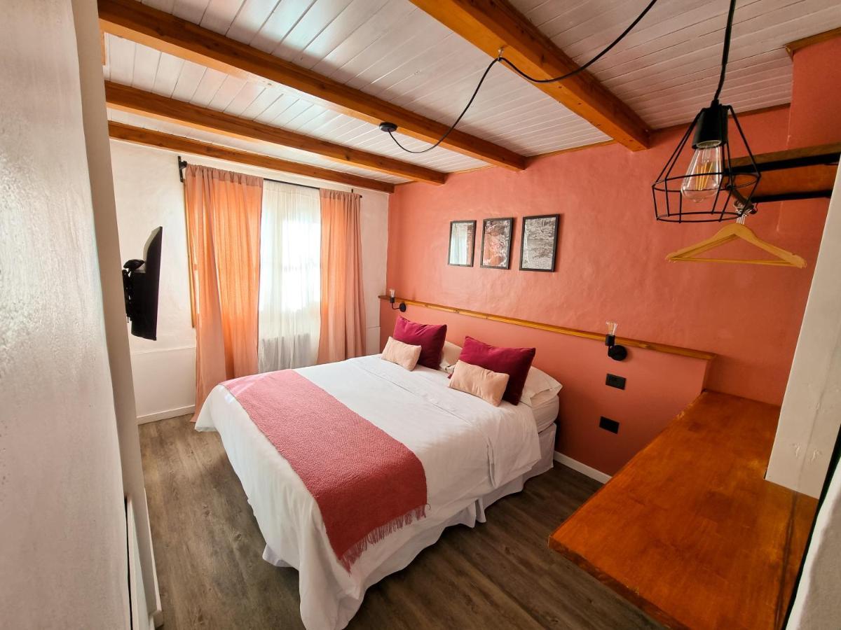 Hosteria Las Lucarnas Сан-Мартин-де-лос-Андес Экстерьер фото